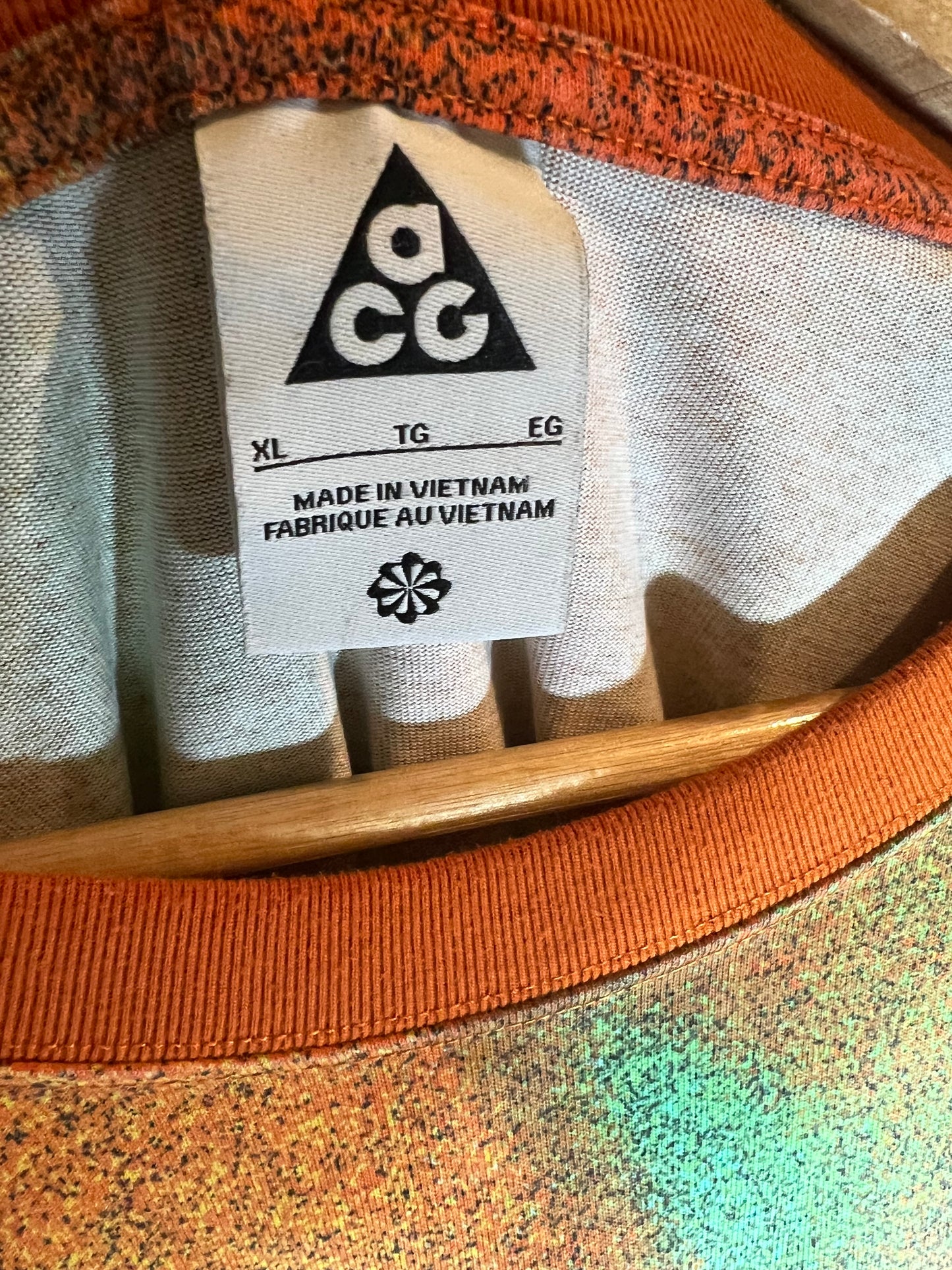 NIKE ACG LONG SLEEVE TEE SIZE XL