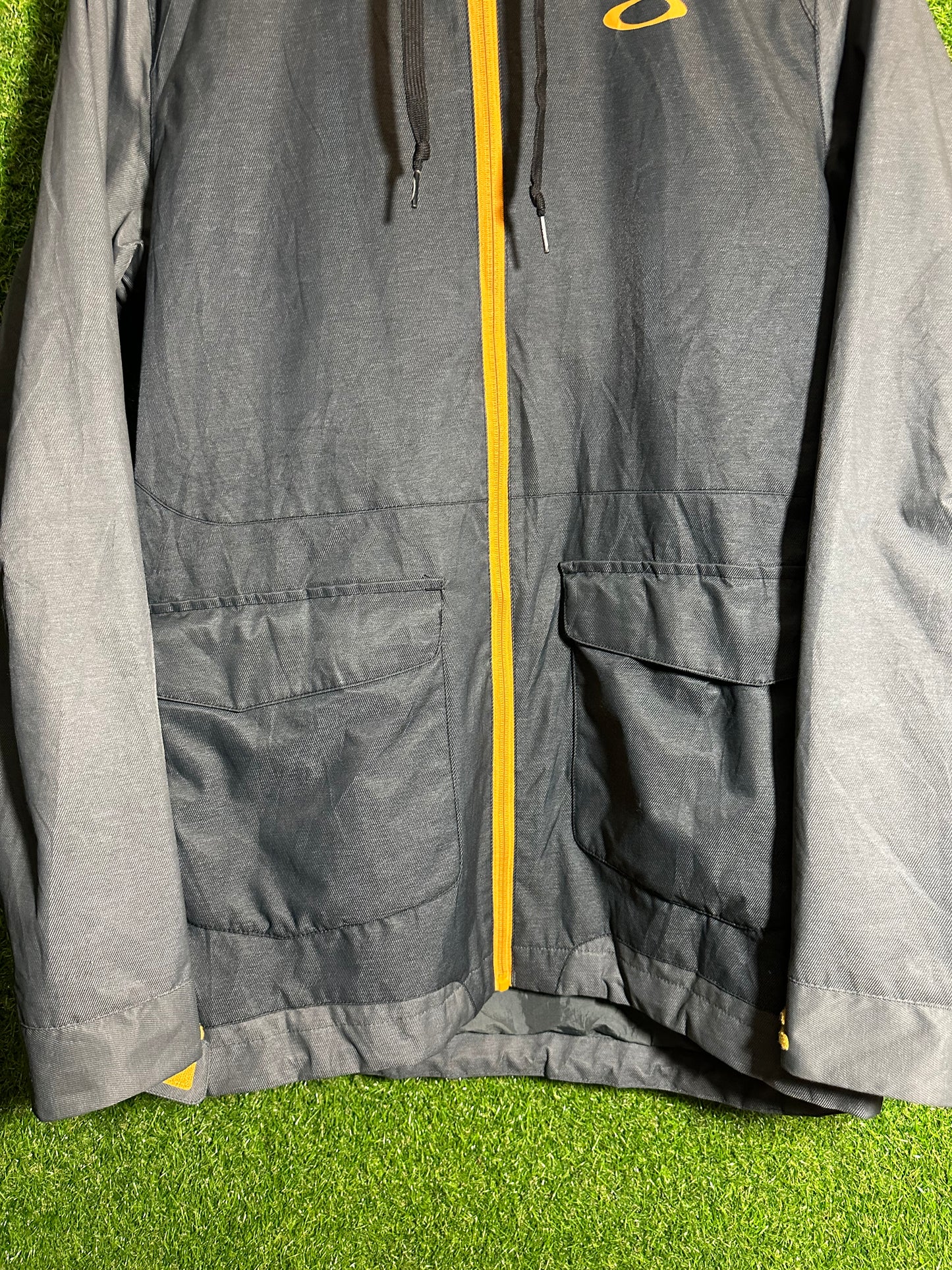 Sz M Oakley Dark Grey Shell Jacket