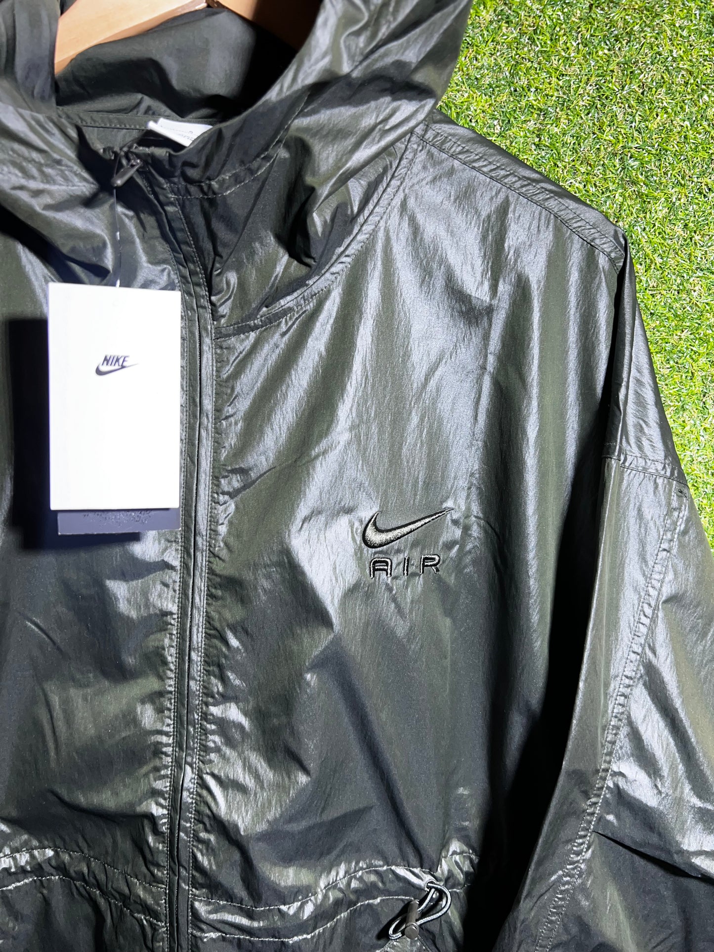 Nike Air Max Windbreaker Olive Green Size Large