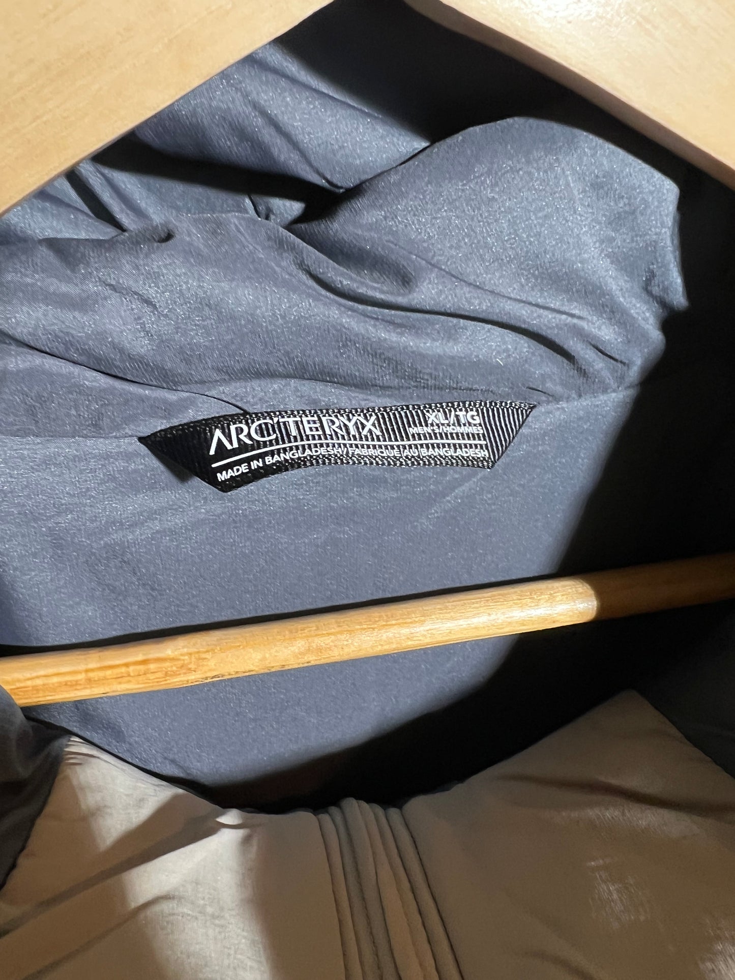 ARC’TERYX Proton Hooded Jacket  Cream Size XL